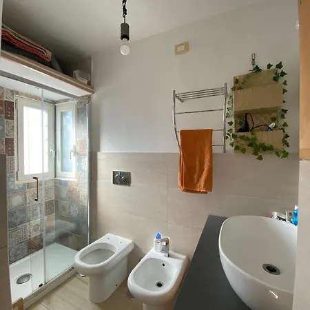 R&F Home Appartamento A 50Mt Dalla Metro Naples Exterior photo